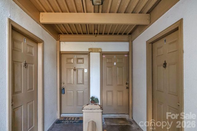 7530 Pebblestone Drive, Charlotte, NC 28212