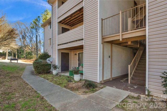 7530 Pebblestone Drive, Charlotte, NC 28212