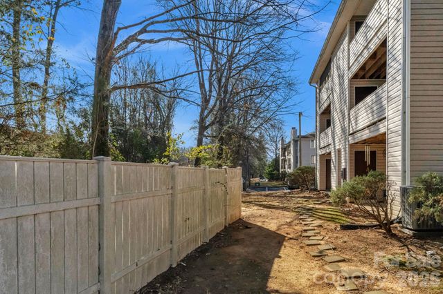 7530 Pebblestone Drive, Charlotte, NC 28212