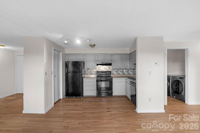 7530 Pebblestone Drive, Charlotte, NC 28212