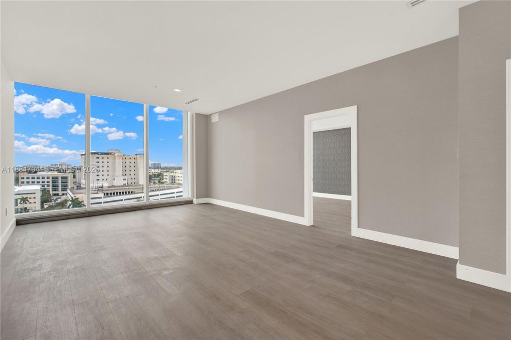 2820 NE 214th Street 1005, Aventura, FL 33180