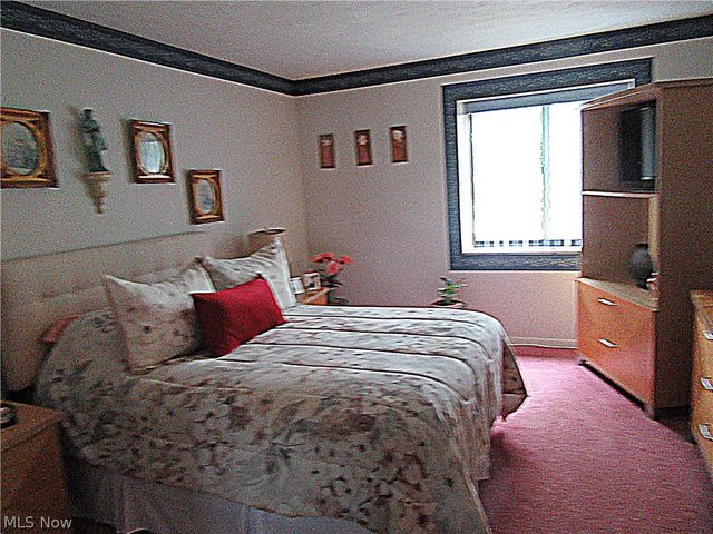 9660 Cove Drive F19, North Royalton, OH 44133