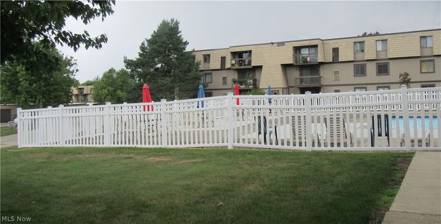 9660 Cove Drive F19, North Royalton, OH 44133