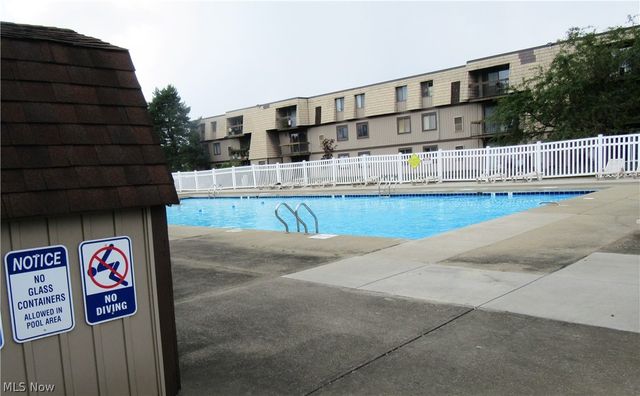 9660 Cove Drive F19, North Royalton, OH 44133
