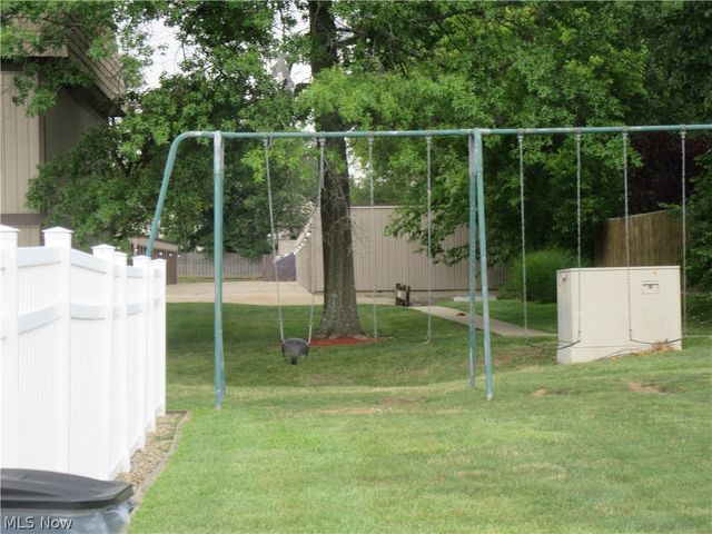9660 Cove Drive F19, North Royalton, OH 44133