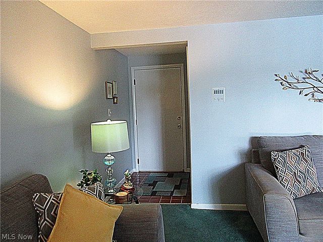 9660 Cove Drive F19, North Royalton, OH 44133