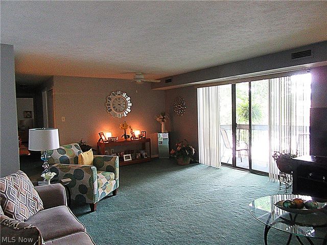9660 Cove Drive F19, North Royalton, OH 44133