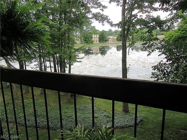 9660 Cove Drive F19, North Royalton, OH 44133