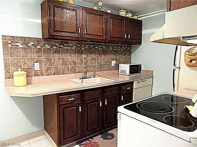 9660 Cove Drive F19, North Royalton, OH 44133
