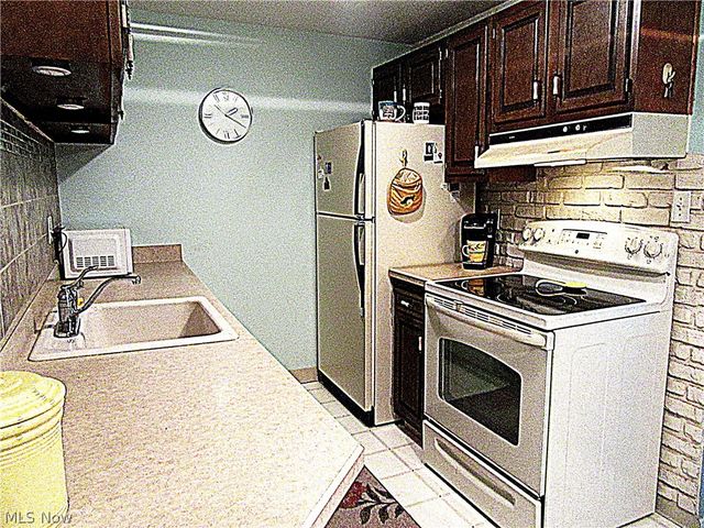 9660 Cove Drive F19, North Royalton, OH 44133