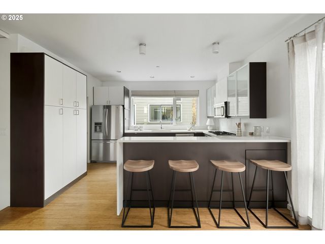 1102 Ne TILLAMOOK St 5, Portland, OR 97212