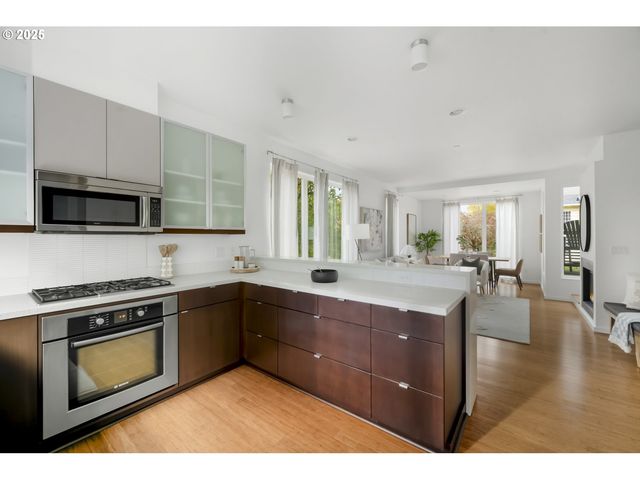 1102 Ne TILLAMOOK St 5, Portland, OR 97212