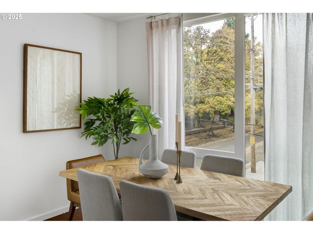 1102 Ne TILLAMOOK St 5, Portland, OR 97212