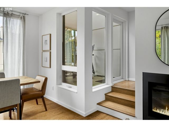 1102 Ne TILLAMOOK St 5, Portland, OR 97212