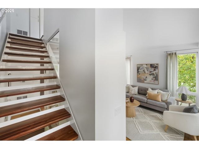 1102 Ne TILLAMOOK St 5, Portland, OR 97212