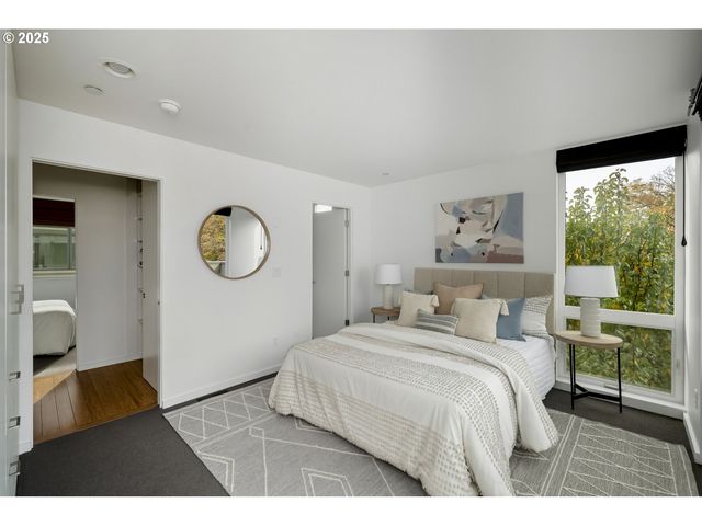 1102 Ne TILLAMOOK St 5, Portland, OR 97212