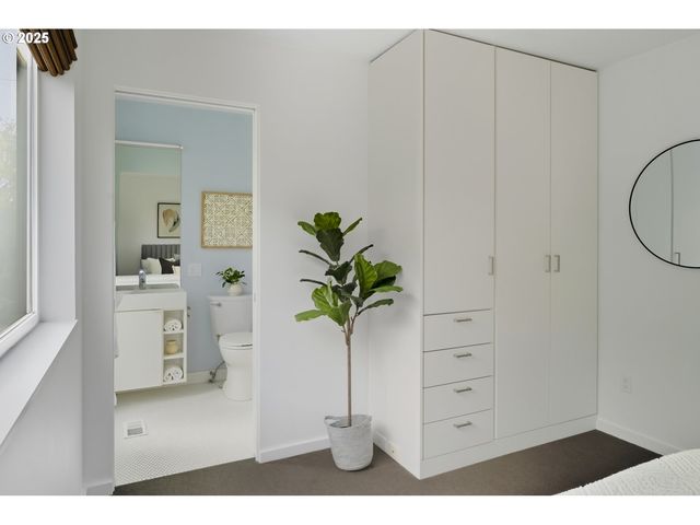 1102 Ne TILLAMOOK St 5, Portland, OR 97212