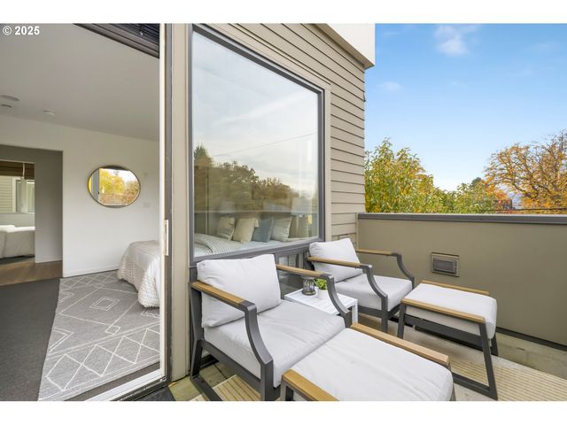 1102 Ne TILLAMOOK St 5, Portland, OR 97212