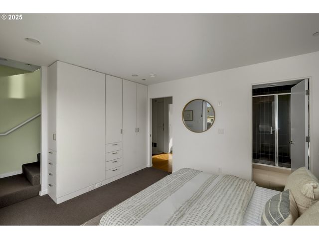 1102 Ne TILLAMOOK St 5, Portland, OR 97212