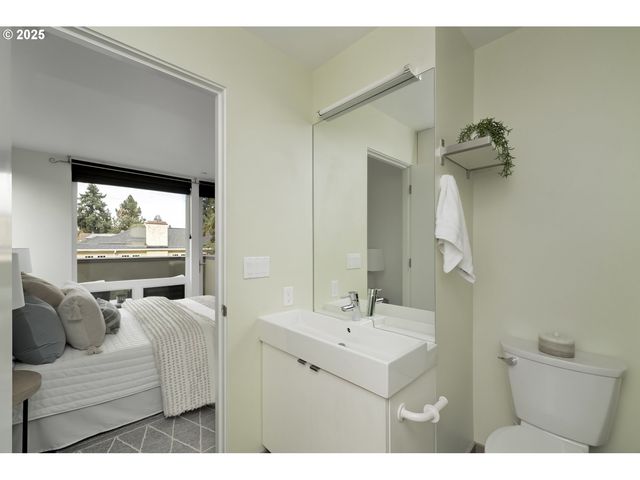 1102 Ne TILLAMOOK St 5, Portland, OR 97212