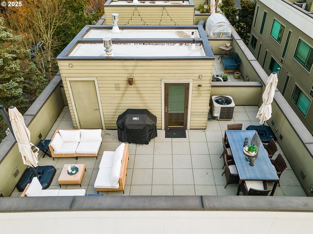 1102 Ne TILLAMOOK St 5, Portland, OR 97212