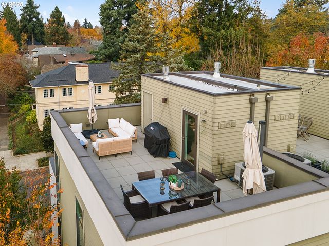 1102 Ne TILLAMOOK St 5, Portland, OR 97212