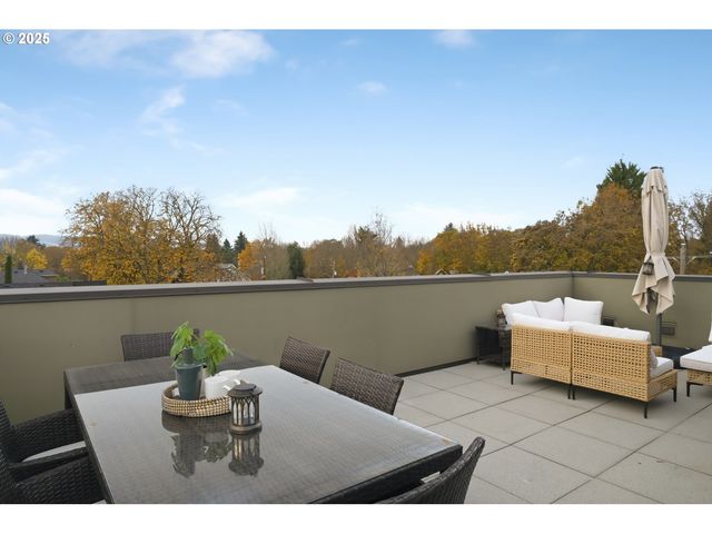 1102 Ne TILLAMOOK St 5, Portland, OR 97212