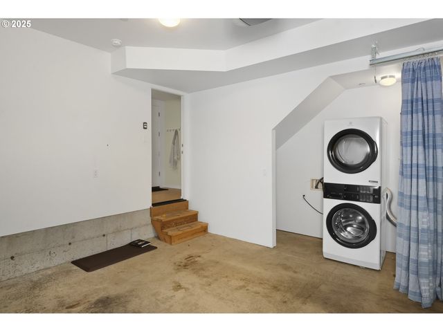 1102 Ne TILLAMOOK St 5, Portland, OR 97212