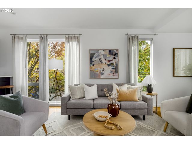 1102 Ne TILLAMOOK St 5, Portland, OR 97212