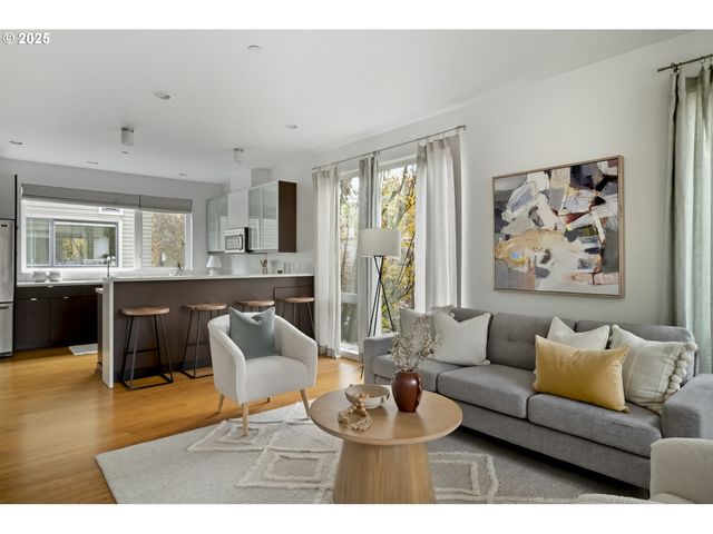 1102 Ne TILLAMOOK St 5, Portland, OR 97212