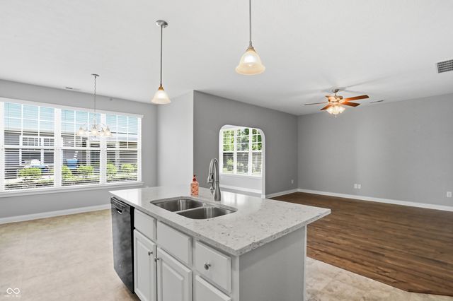 561 Rickels Court, Whiteland, IN 46184