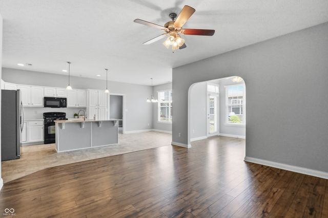 561 Rickels Court, Whiteland, IN 46184