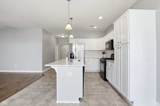 561 Rickels Court, Whiteland, IN 46184