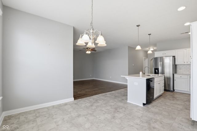 561 Rickels Court, Whiteland, IN 46184