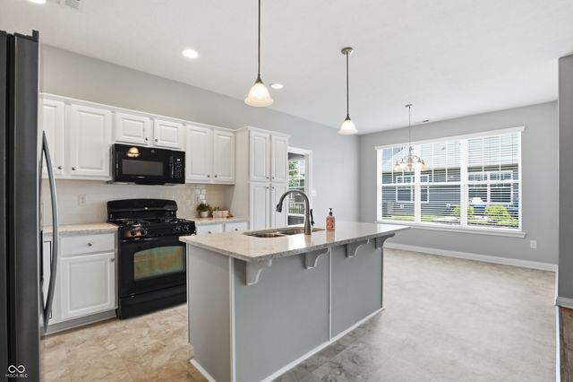 561 Rickels Court, Whiteland, IN 46184