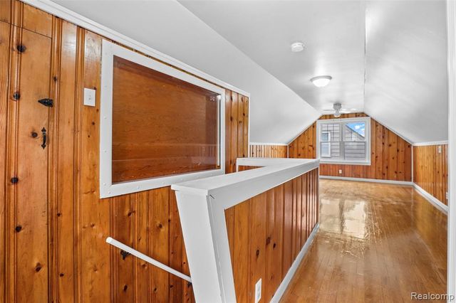 1990 Regina Avenue, Lincoln Park, MI 48146