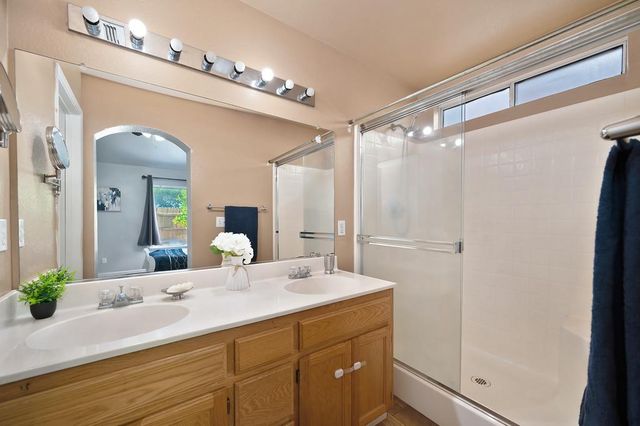 382 Victory Ave, Manteca, CA 95336