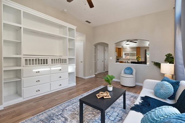 382 Victory Ave, Manteca, CA 95336