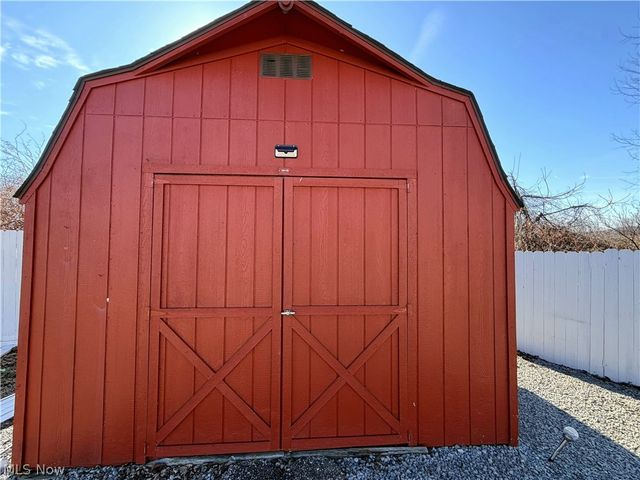 14 Hector Avenue, Chester, WV 26034