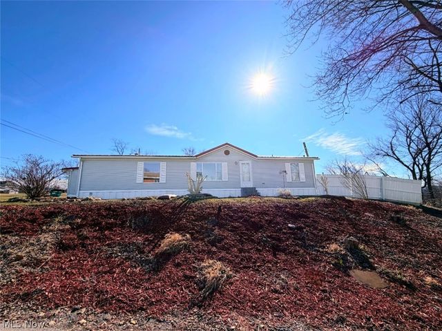 14 Hector Avenue, Chester, WV 26034