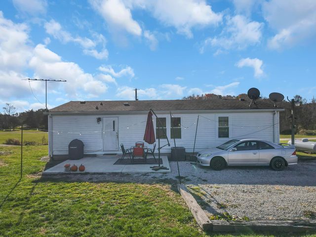 18728 Griffith Road, Logan, OH 43138