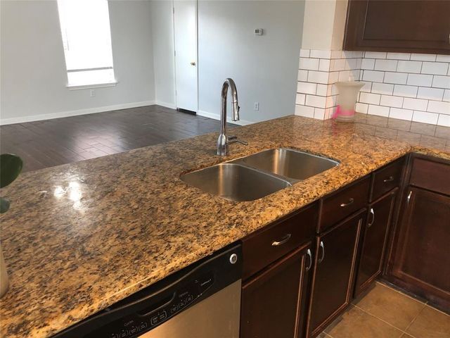 5718 Silas Creek Ct, Sugar Land, TX 77479