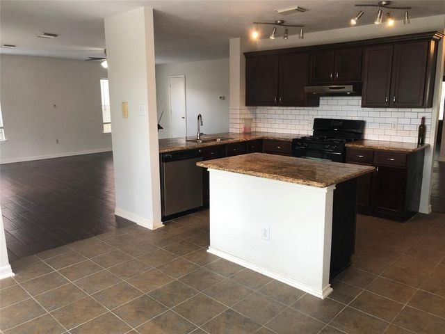 5718 Silas Creek Ct, Sugar Land, TX 77479