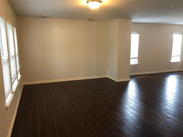 5718 Silas Creek Ct, Sugar Land, TX 77479