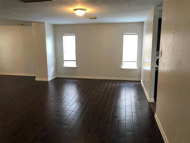 5718 Silas Creek Ct, Sugar Land, TX 77479