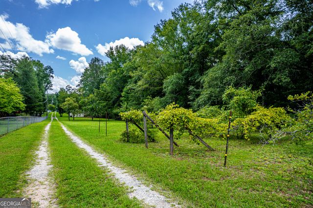 274 S Steel Bridge Road, Eatonton, GA 31024