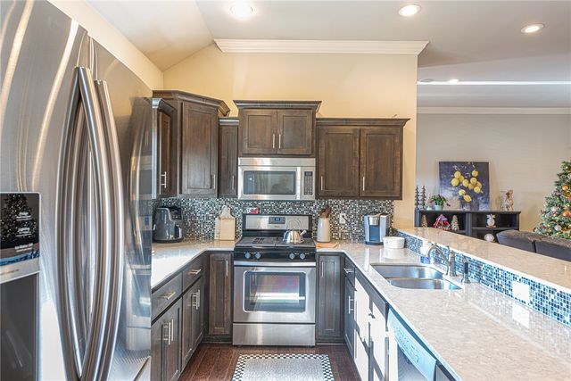 1914 Quinlan Avenue, Lowell, AR 72745