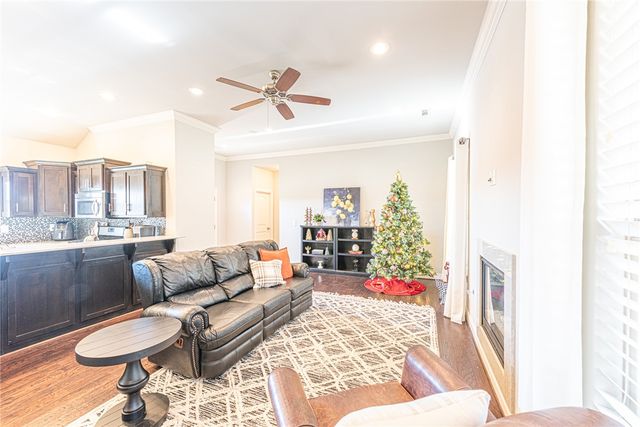 1914 Quinlan Avenue, Lowell, AR 72745