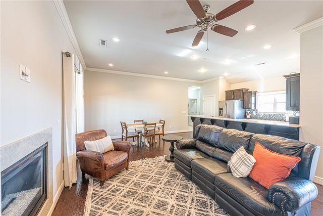 1914 Quinlan Avenue, Lowell, AR 72745