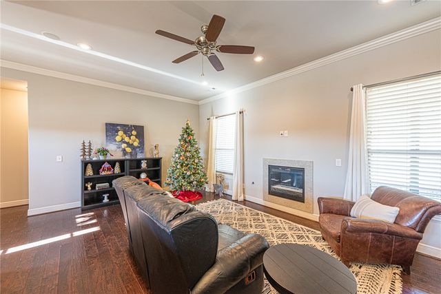 1914 Quinlan Avenue, Lowell, AR 72745